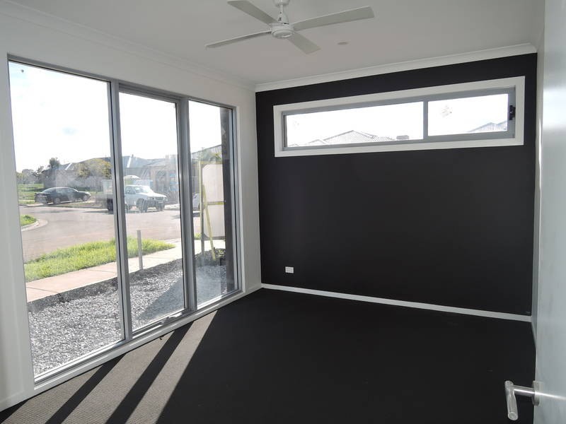 1A Hub Street, Werribee VIC 3030