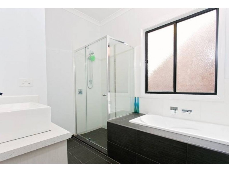 5 Hinkley Place, Werribee VIC 3030