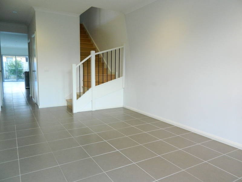 2/1 Georgia Crescent, Werribee VIC 3030