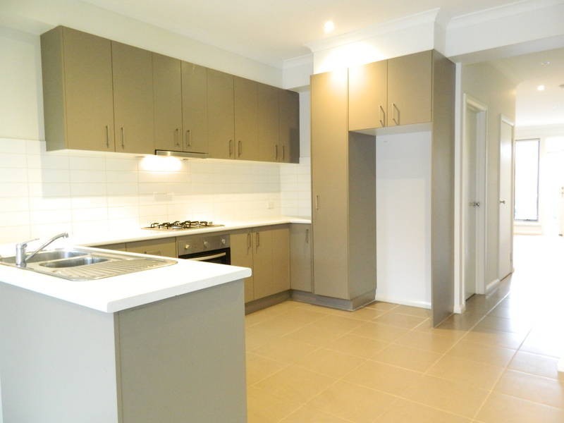 2/1 Georgia Crescent, Werribee VIC 3030