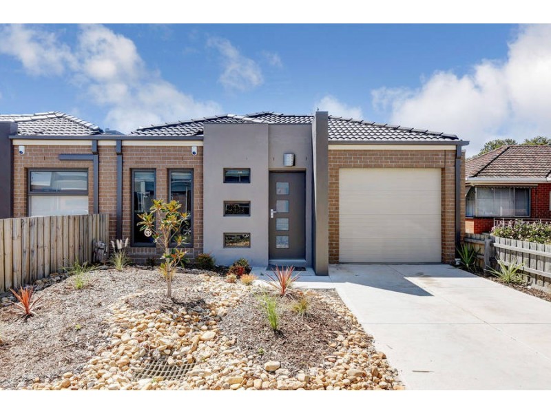 2/9 Barrot Avenue, Hoppers Crossing VIC 3029