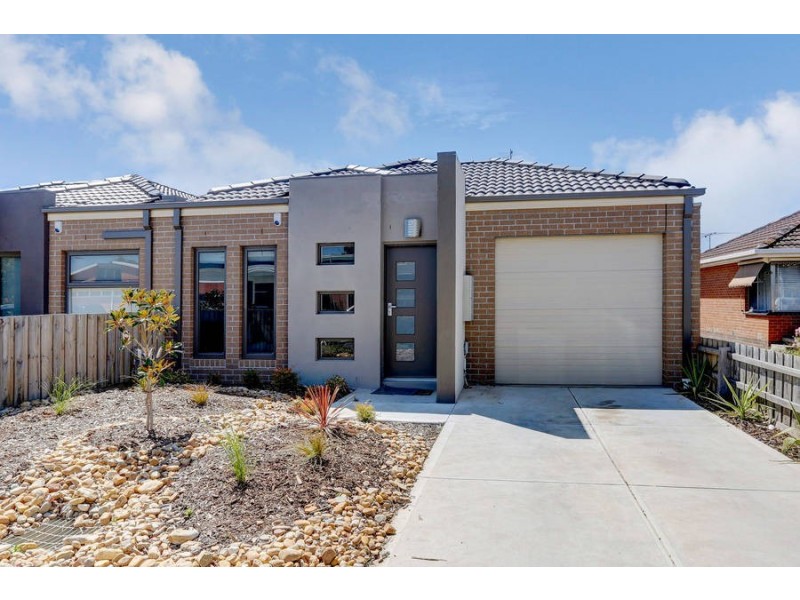 2/9 Barrot Avenue, Hoppers Crossing VIC 3029