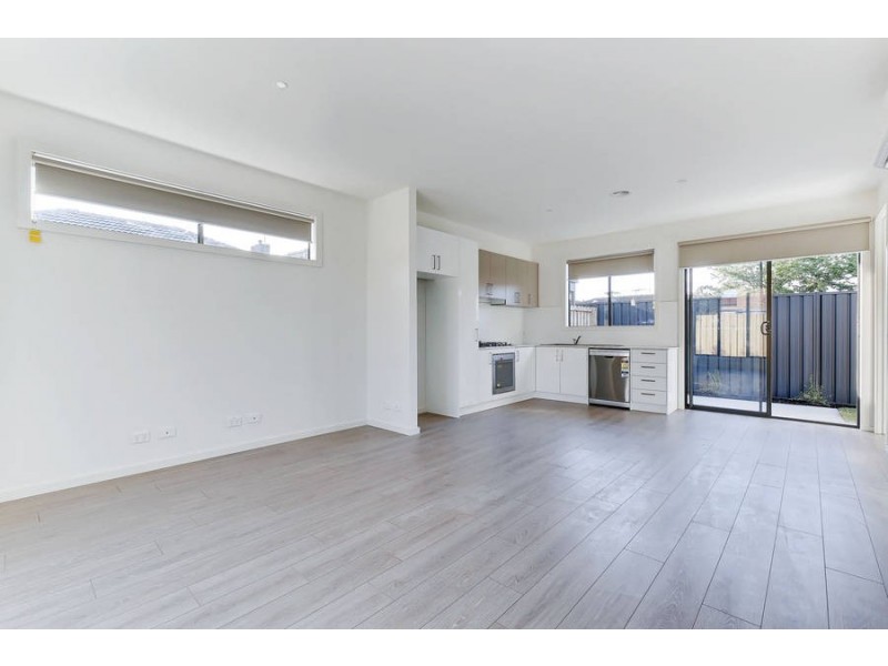 2/137 Market Road, Werribee VIC 3030