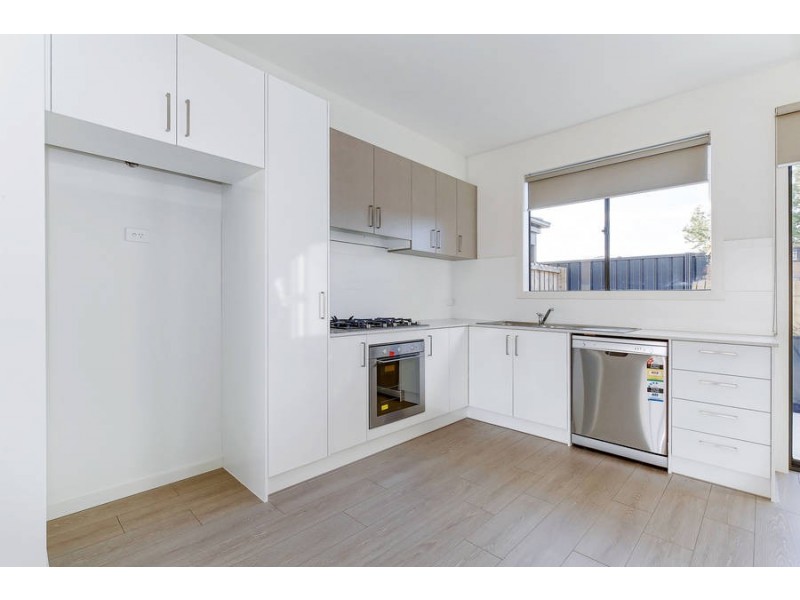2/137 Market Road, Werribee VIC 3030