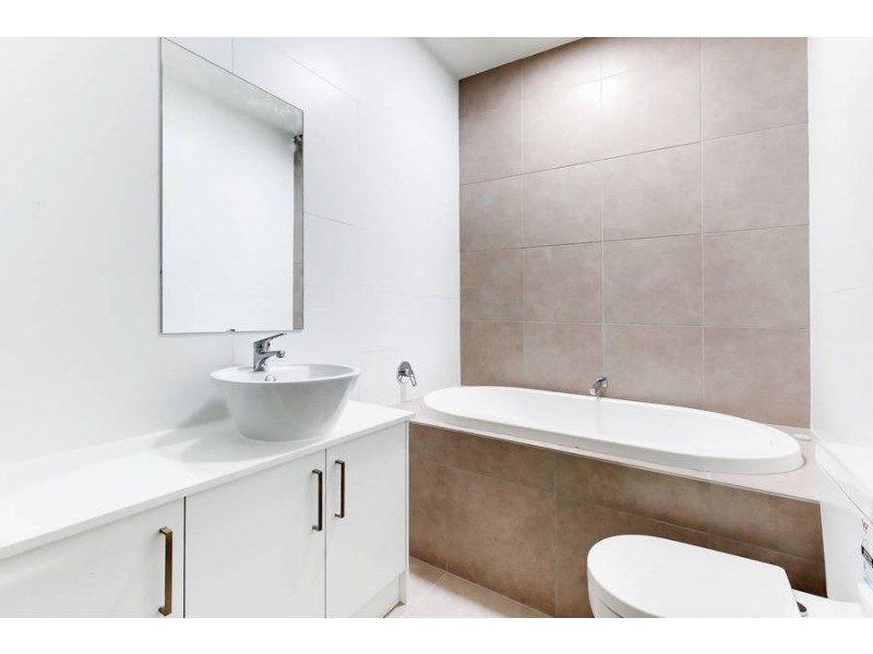 2/137 Market Road, Werribee VIC 3030