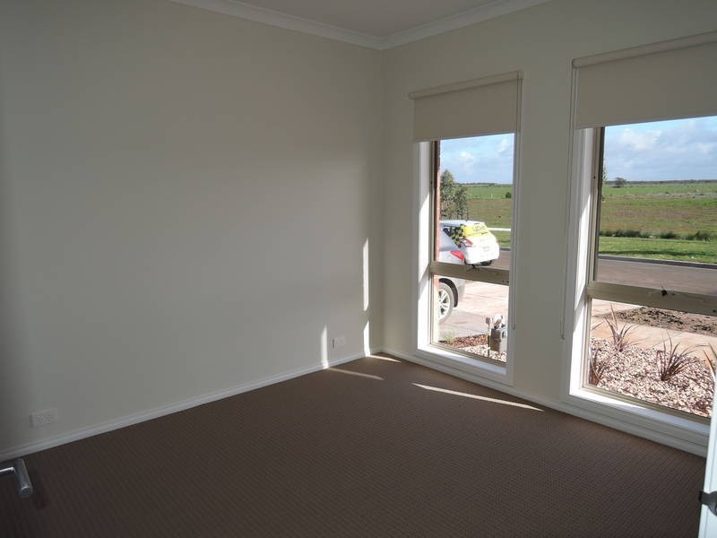 52 Bregman Esplanade, Wyndham Vale VIC 3024