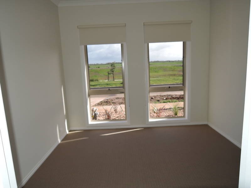 52 Bregman Esplanade, Wyndham Vale VIC 3024