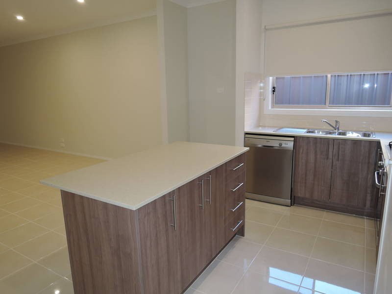 52 Bregman Esplanade, Wyndham Vale VIC 3024