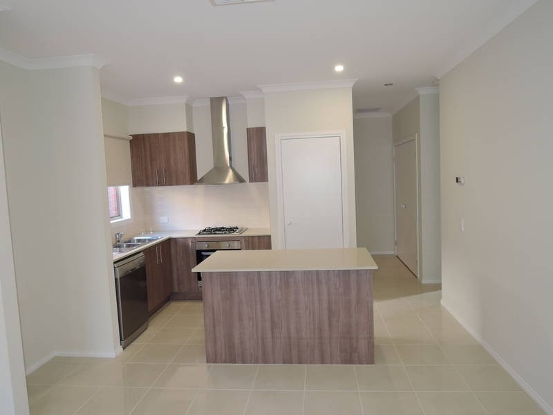 52 Bregman Esplanade, Wyndham Vale VIC 3024