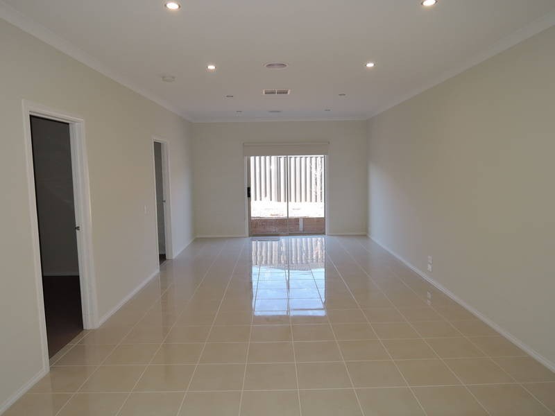 52 Bregman Esplanade, Wyndham Vale VIC 3024