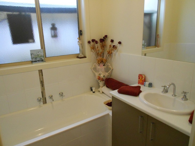 2/43-45 Ruby Place, Werribee VIC 3030