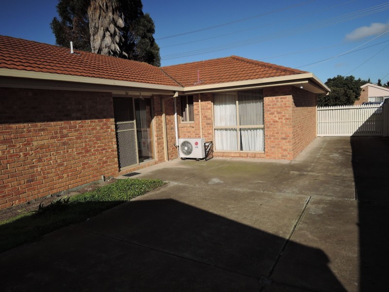 27 Silvereye Crescent, Werribee VIC 3030