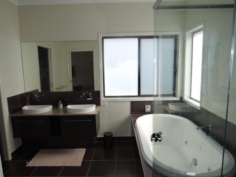 7 Mayesbrook Road, Wyndham Vale VIC 3024