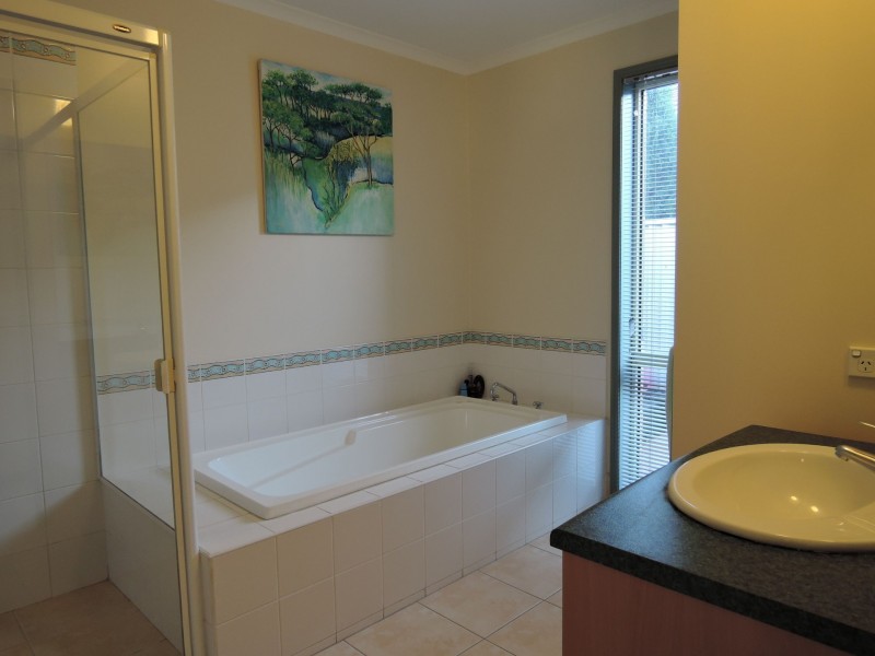 4 The Parkway, Tarneit VIC 3029