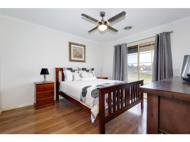 16 Quarrion Court, Hoppers Crossing VIC 3029