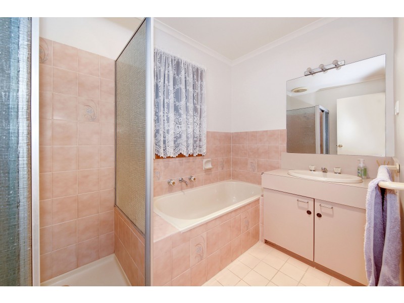 27 Sunbird Crescent, Hoppers Crossing VIC 3029