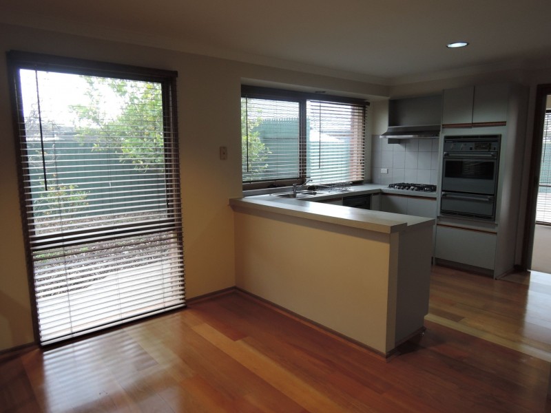 17 Kathleen Crescent, Hoppers Crossing VIC 3029