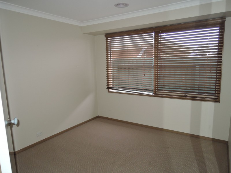 17 Kathleen Crescent, Hoppers Crossing VIC 3029