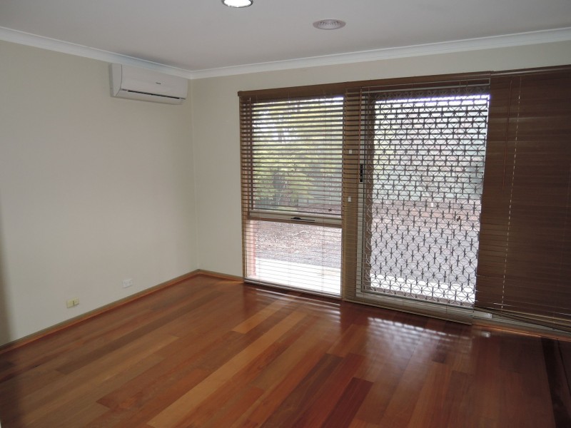 17 Kathleen Crescent, Hoppers Crossing VIC 3029