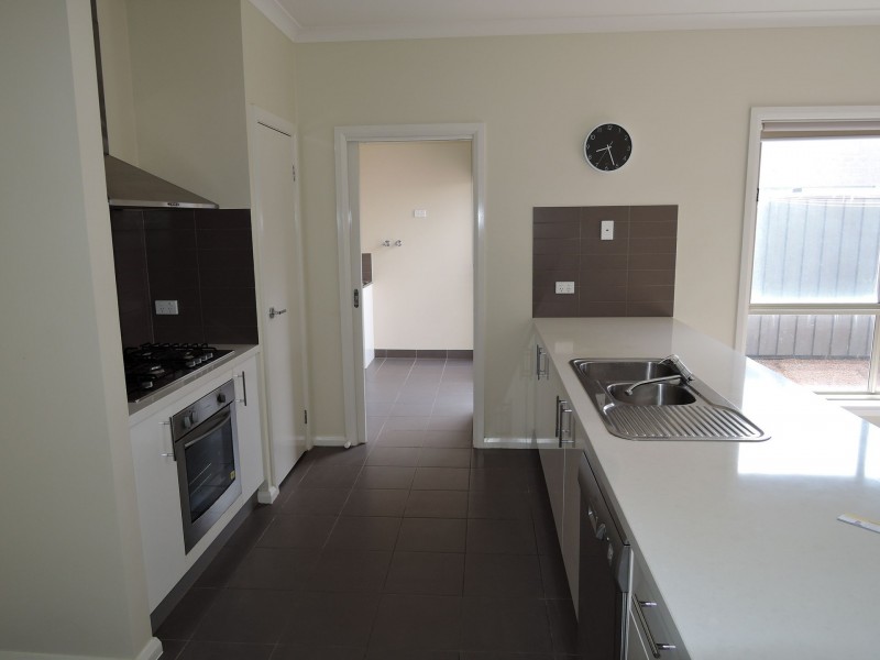 16 Hewett Drive, Point Cook VIC 3030