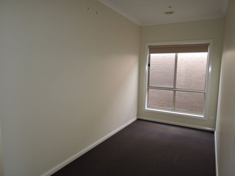 16 Hewett Drive, Point Cook VIC 3030