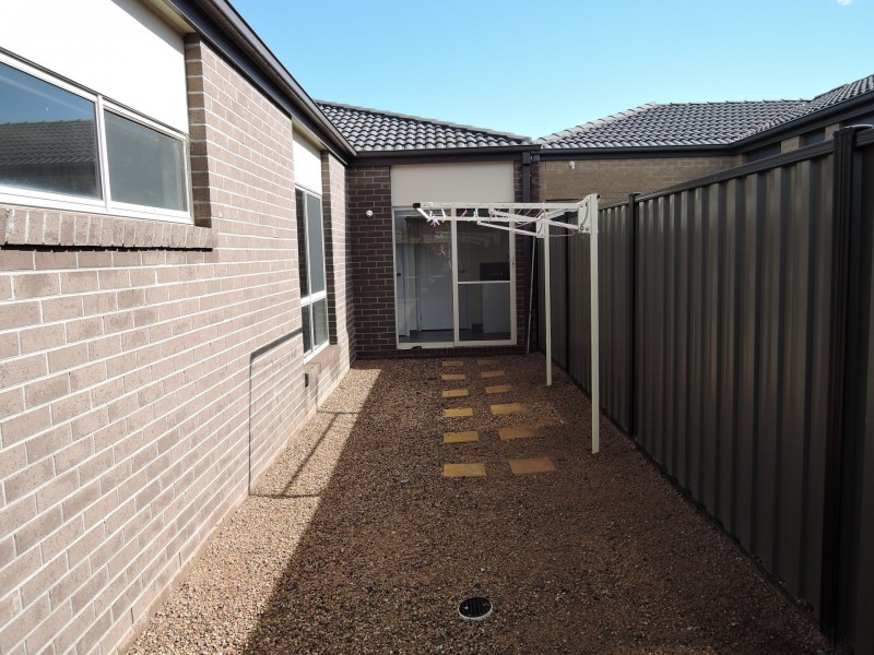 16 Hewett Drive, Point Cook VIC 3030