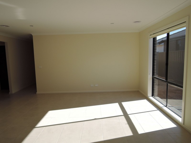6 Ixora Crescent, Wyndham Vale VIC 3024