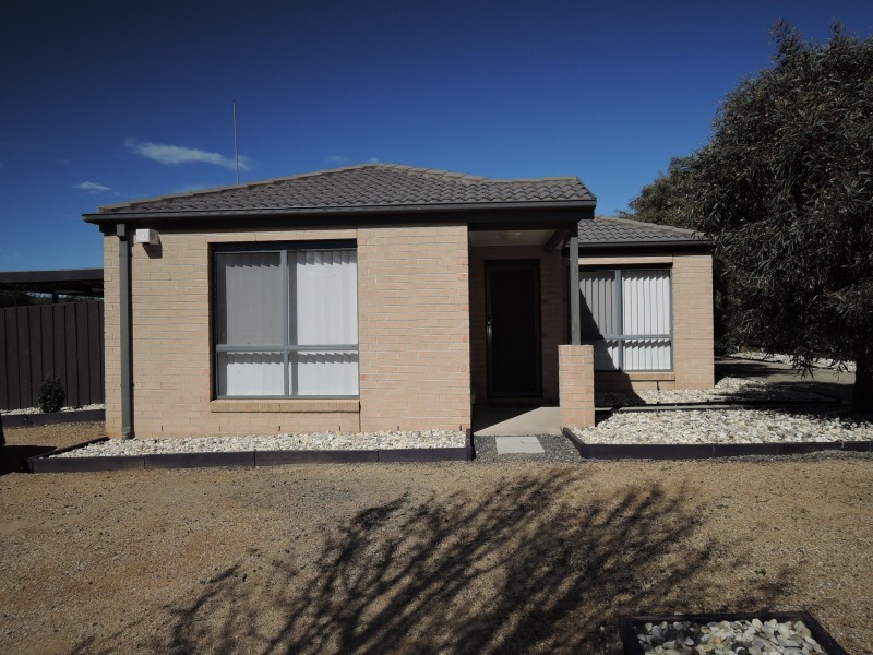 1/14 Mermaid Crescent, Wyndham Vale VIC 3024