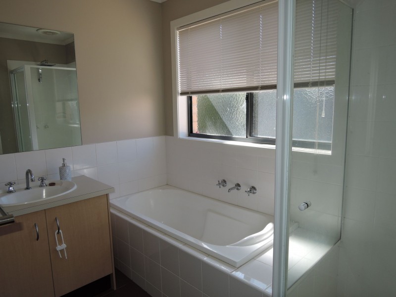 1/14 Mermaid Crescent, Wyndham Vale VIC 3024