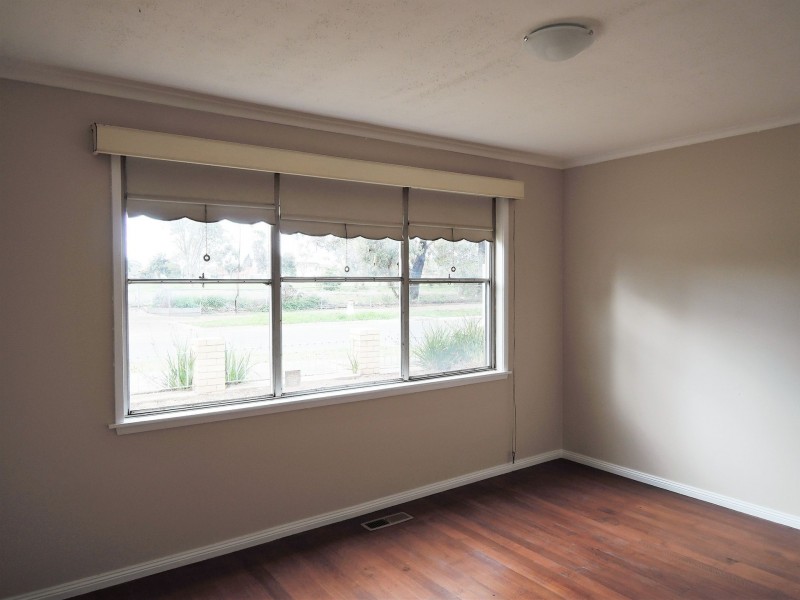 25 Golden Avenue, Werribee VIC 3030