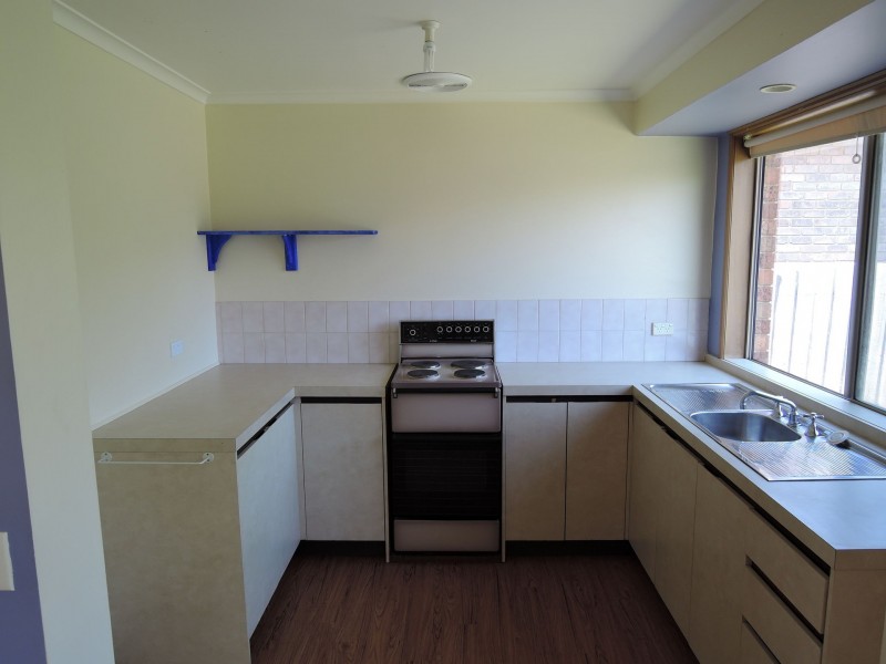 2/1 Regis Close, Werribee VIC 3030