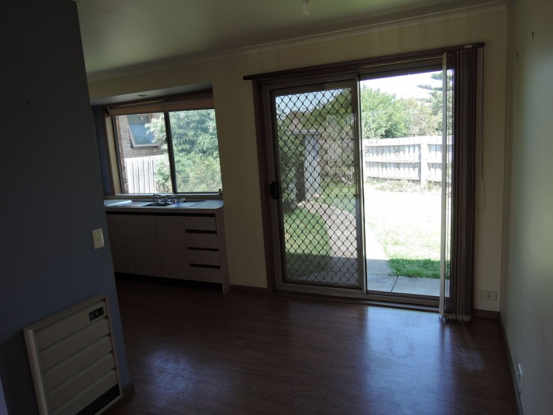 2/1 Regis Close, Werribee VIC 3030