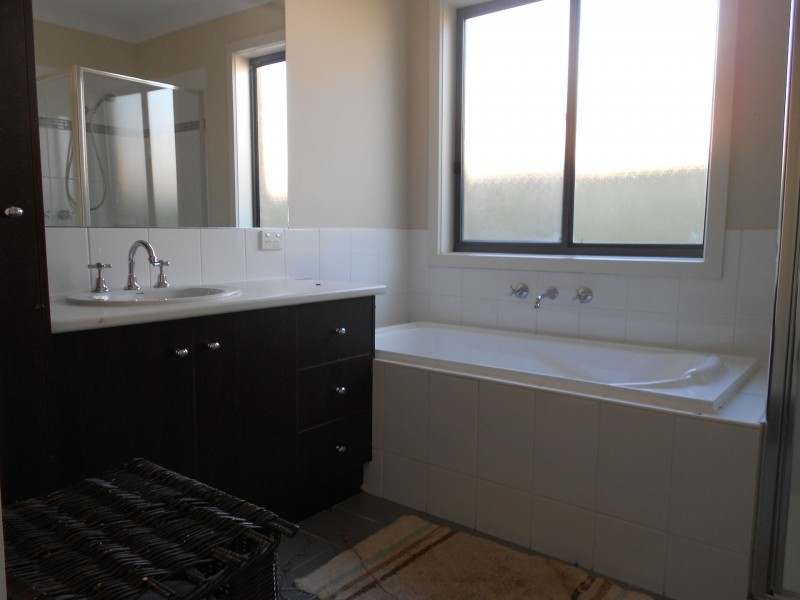 25 Carmichael Drive, Wyndham Vale VIC 3024