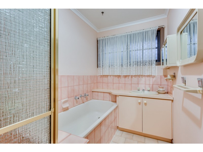 14 Julier Crescent, Hoppers Crossing VIC 3029