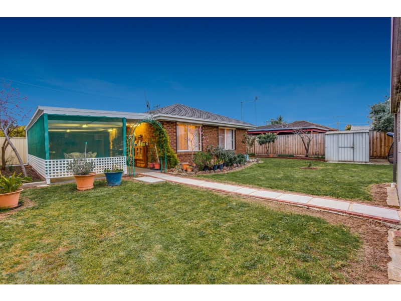 14 Julier Crescent, Hoppers Crossing VIC 3029