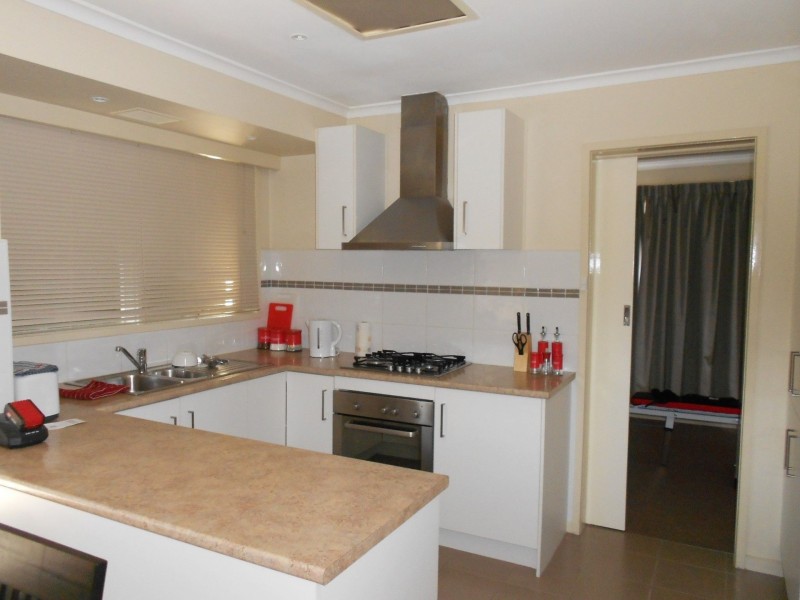 15 Harris Avenue, Hoppers Crossing VIC 3029