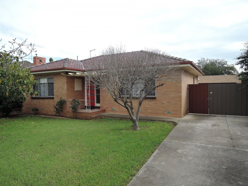 16 Deutgam Street, Werribee VIC 3030