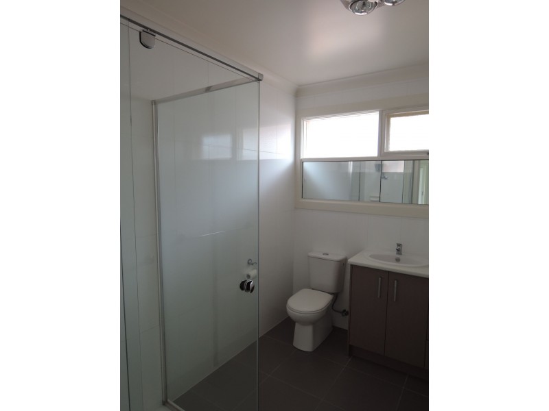 16 Deutgam Street, Werribee VIC 3030