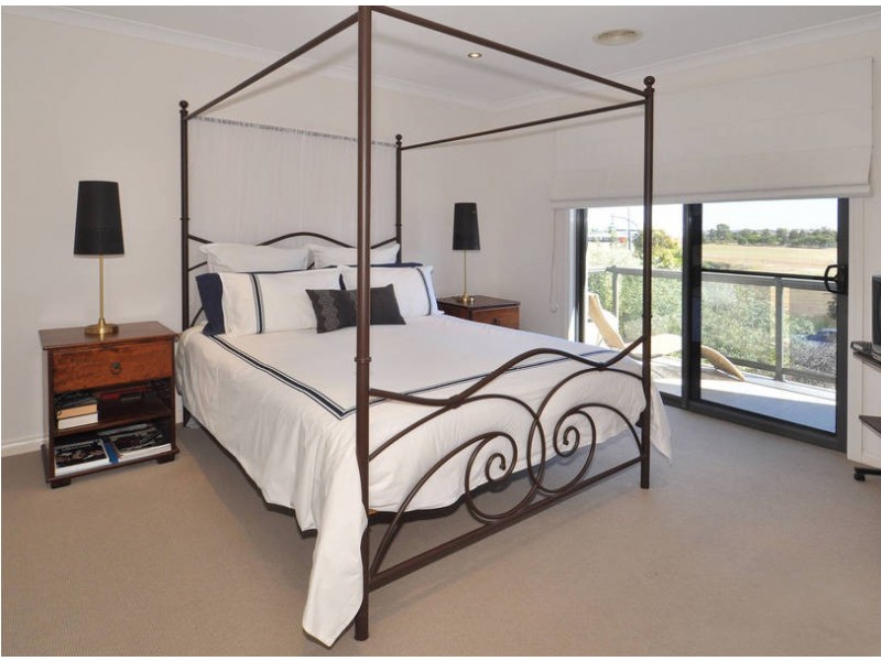 7 Hemsley Promenade, Point Cook VIC 3030