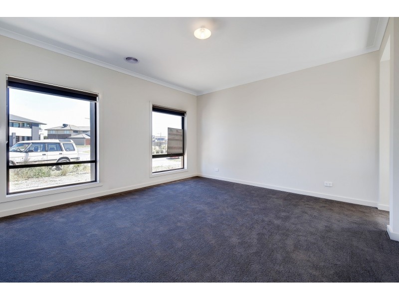 14 Catamaran Drive, Werribee South VIC 3030