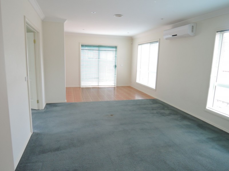 33 Harkaway Avenue, Hoppers Crossing VIC 3029