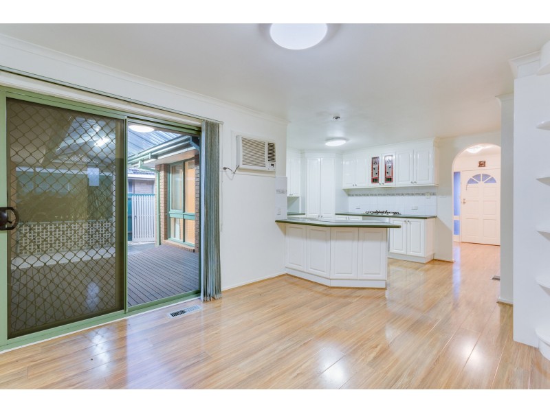 27 Strathmore Crescent, Hoppers Crossing VIC 3029