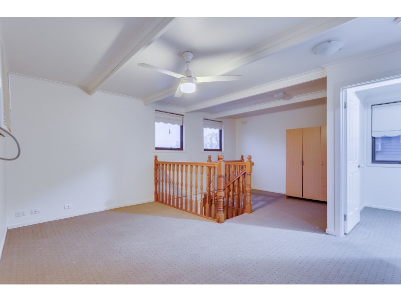 27 Strathmore Crescent, Hoppers Crossing VIC 3029