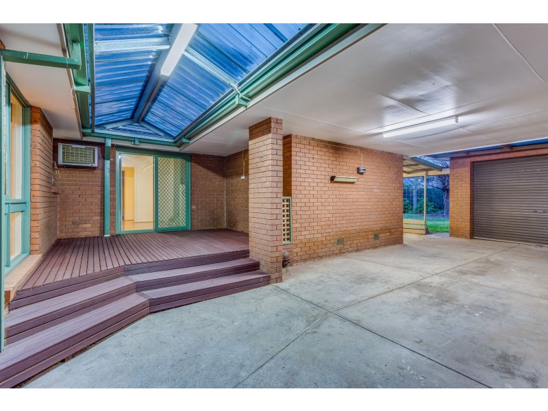 27 Strathmore Crescent, Hoppers Crossing VIC 3029