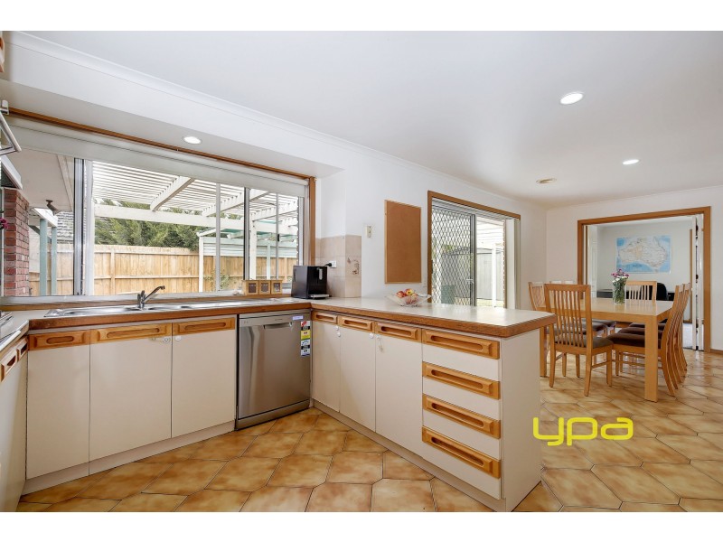 17 Bartlett Crescent, Hoppers Crossing VIC 3029