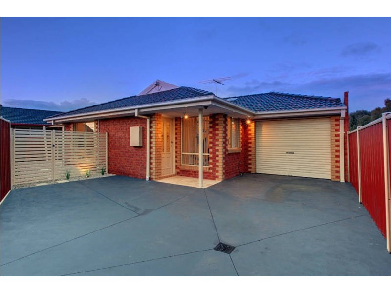 2/94 Rosella Avenue, Werribee VIC 3030