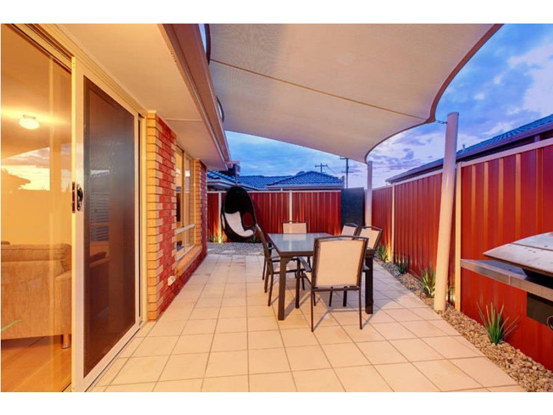 2/94 Rosella Avenue, Werribee VIC 3030