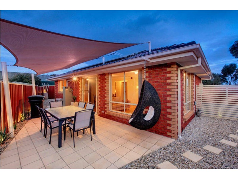 2/94 Rosella Avenue, Werribee VIC 3030