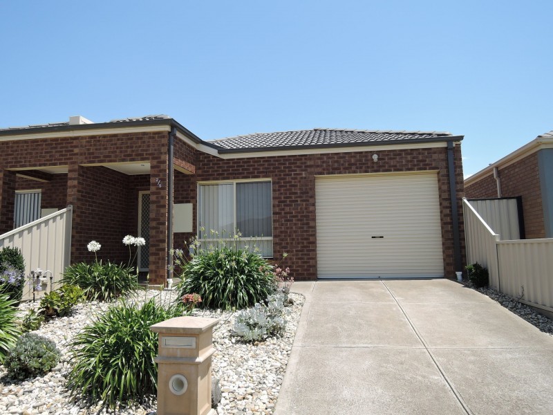 2/5 Vassar Court, Truganina VIC 3029