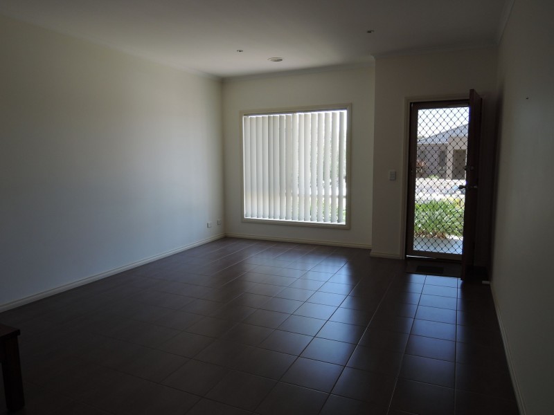 2/5 Vassar Court, Truganina VIC 3029